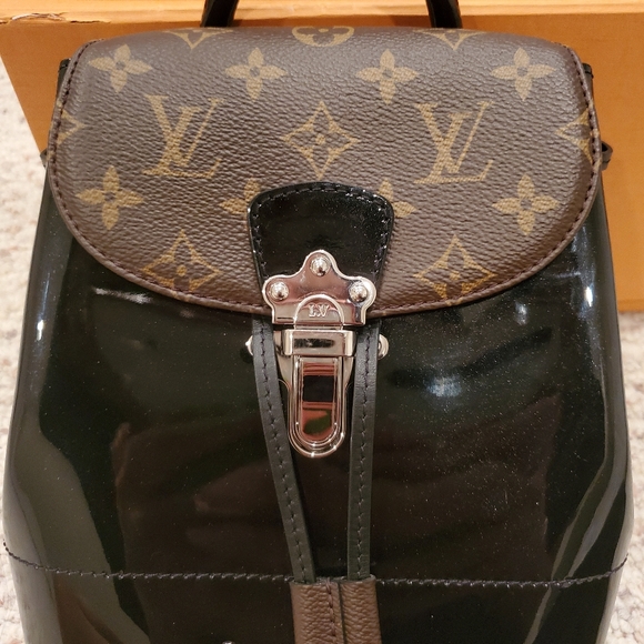 LV hotsprings backpack main image 9